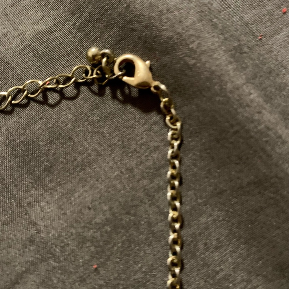 Elegant Gold and Green Necklace - Picture 3 of 4